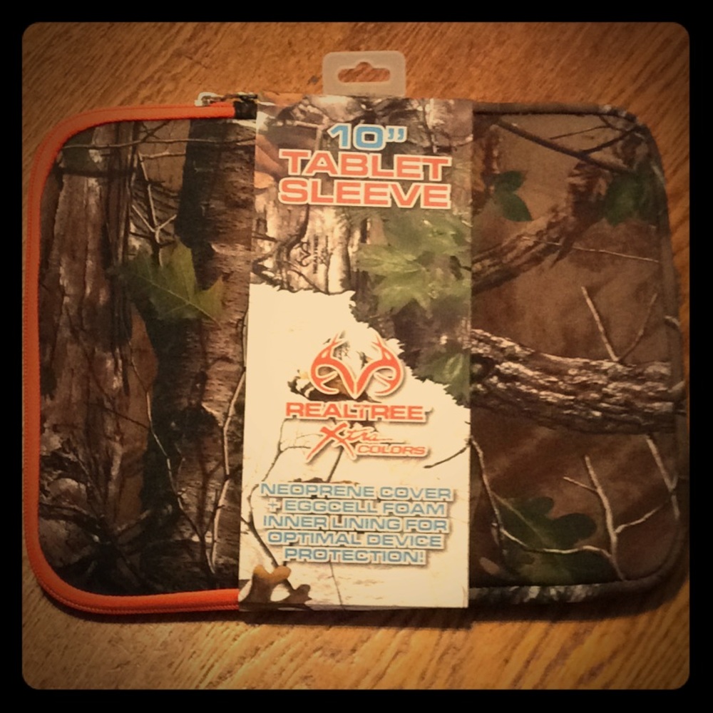 Realtree Neoprene 10” Tablet Sleeve NWT